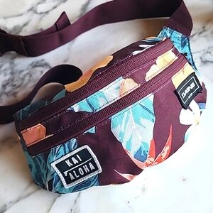Dakine Multicolor Floral Travel Bag